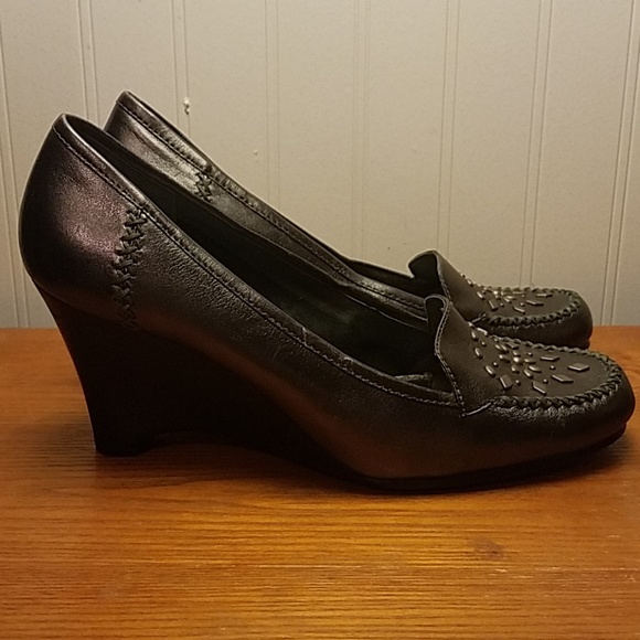 Liz Claiborne Flex Wedges - Picture 2 of 3